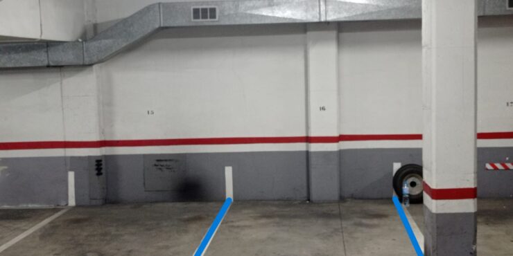 Plaza de aparcamiento en Ausias Marc