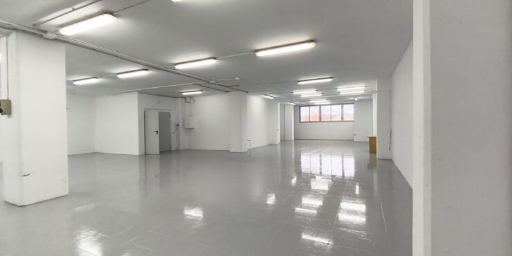 Oficina/almacén en alquiler en zona industrial Hospitalet