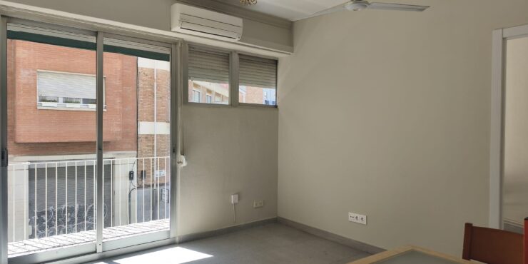 Piso con balcón en Tres Torres